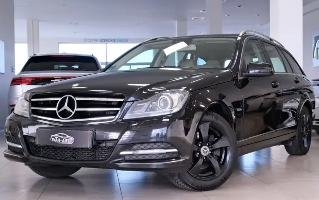 MERCEDES-BENZ Klasa C 200 CGI Automatik BlueEFFICIENCY Elegance