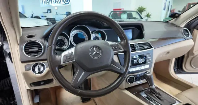 MERCEDES-BENZ Klasa C 200 CGI Automatik BlueEFFICIENCY Elegance