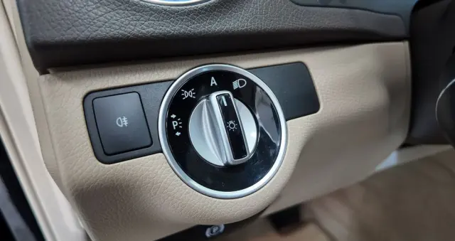 MERCEDES-BENZ Klasa C 200 CGI Automatik BlueEFFICIENCY Elegance