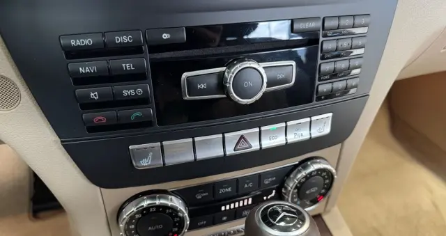 MERCEDES-BENZ Klasa C 200 CGI Automatik BlueEFFICIENCY Elegance