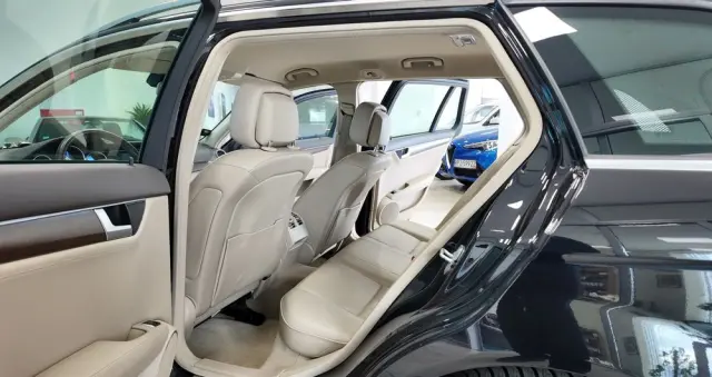 MERCEDES-BENZ Klasa C 200 CGI Automatik BlueEFFICIENCY Elegance
