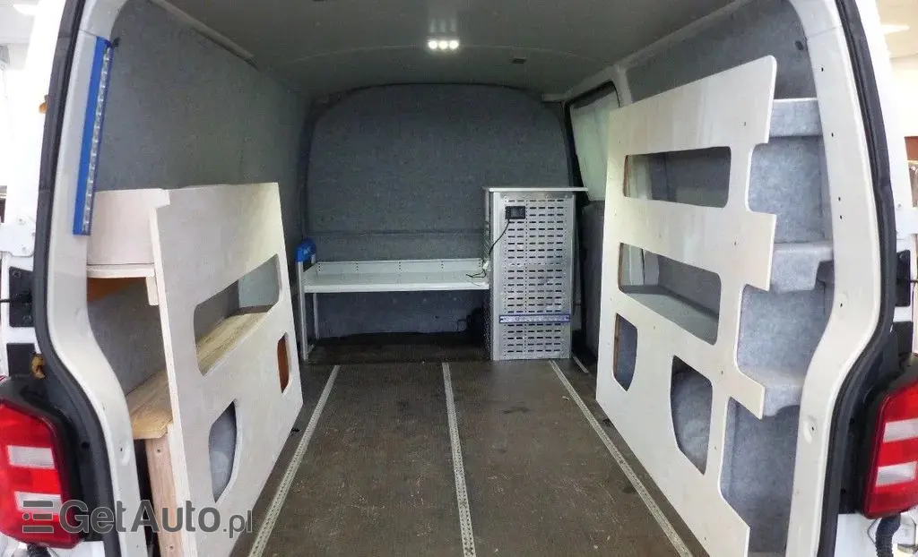 VOLKSWAGEN TRANSPORTER 