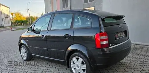 AUDI A2 