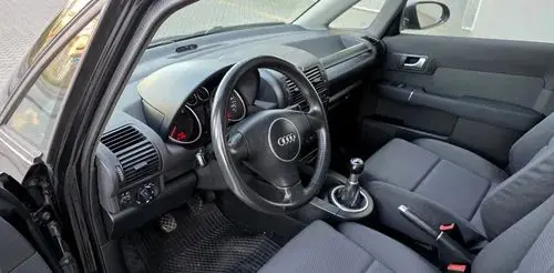 AUDI A2 