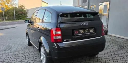 AUDI A2 