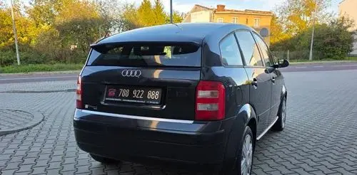 AUDI A2 