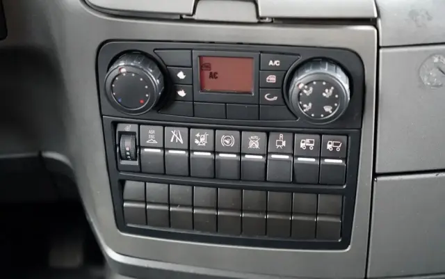 MAN TGM 12.290 / 4x2 / CHŁODNIA 7,8 M / AGREGAT THERMO KING T-1200 R / WINDA ZAŁADOWCZA / MUTLITEMPERATURA / DHOLLANDIA / SPROWADZONY 