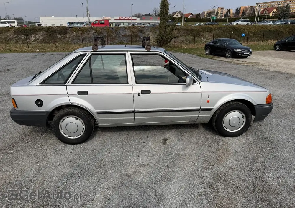 FORD Escort 