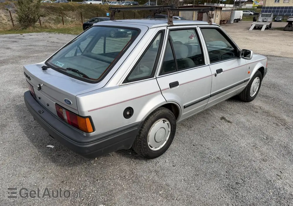 FORD Escort 