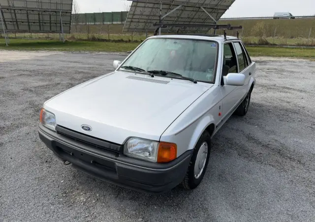 FORD Escort 
