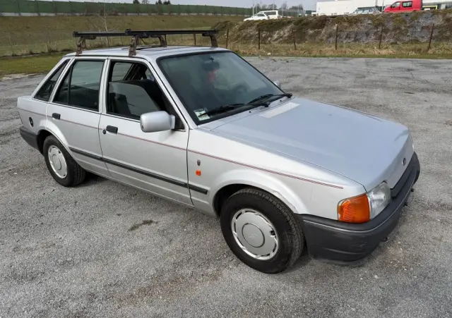 FORD Escort 