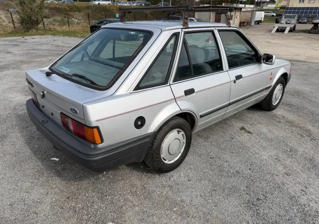 FORD Escort 