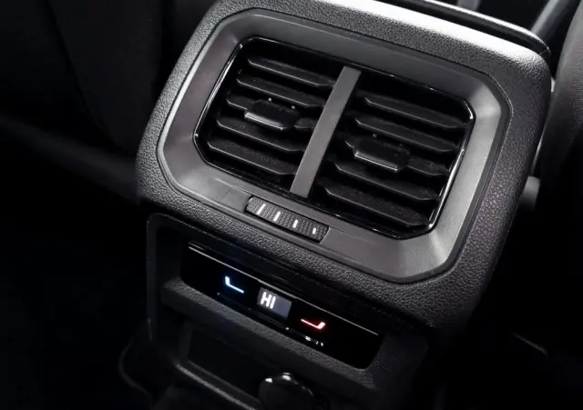 VOLKSWAGEN Tiguan 2.0 TDI SCR DSG Life