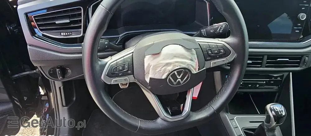 VOLKSWAGEN Polo 1.0 TSI R-Line