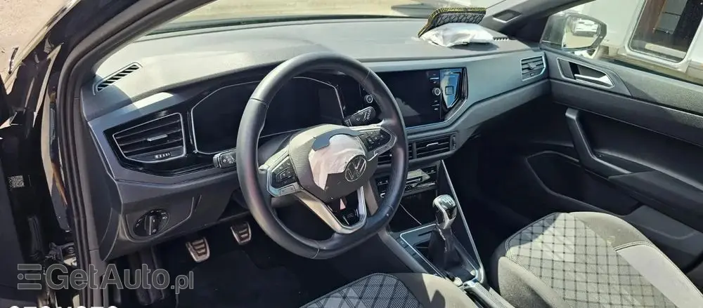 VOLKSWAGEN Polo 1.0 TSI R-Line