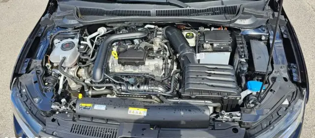 VOLKSWAGEN Polo 1.0 TSI R-Line