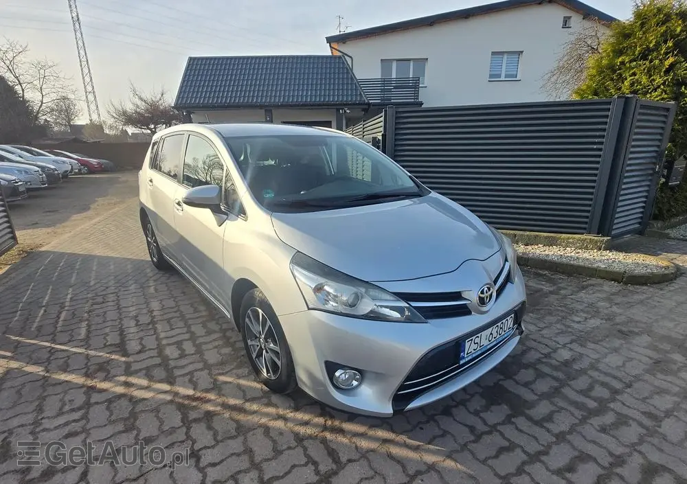 TOYOTA Verso 1.8 5-Sitzer Life