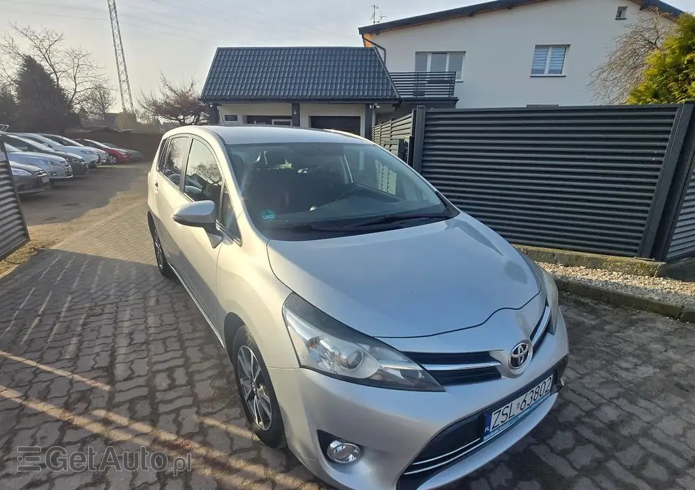 TOYOTA Verso 1.8 5-Sitzer Life