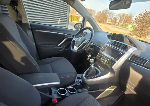 TOYOTA Verso 1.8 5-Sitzer Life