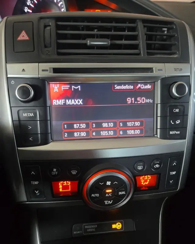 TOYOTA Verso 1.8 5-Sitzer Life