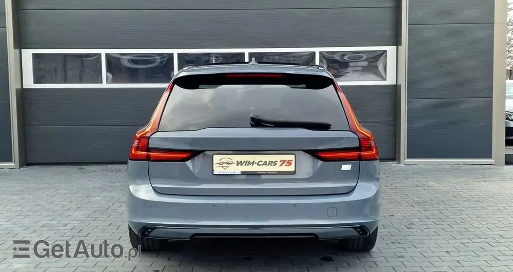 VOLVO V90 T8 AWD Plug-In Hybrid R-Design