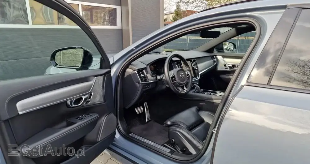 VOLVO V90 T8 AWD Plug-In Hybrid R-Design