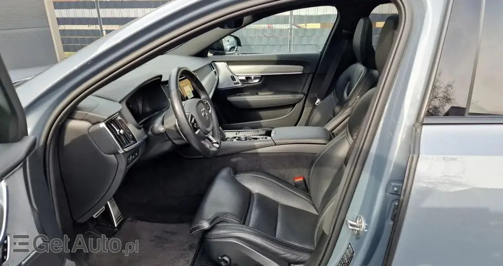 VOLVO V90 T8 AWD Plug-In Hybrid R-Design