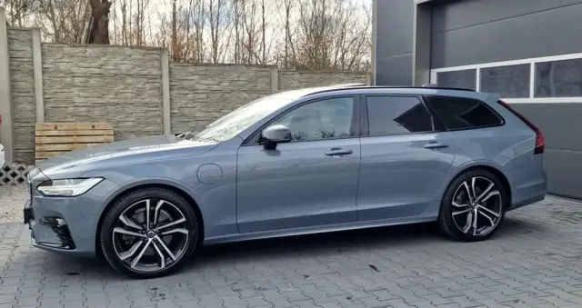 VOLVO V90 T8 AWD Plug-In Hybrid R-Design