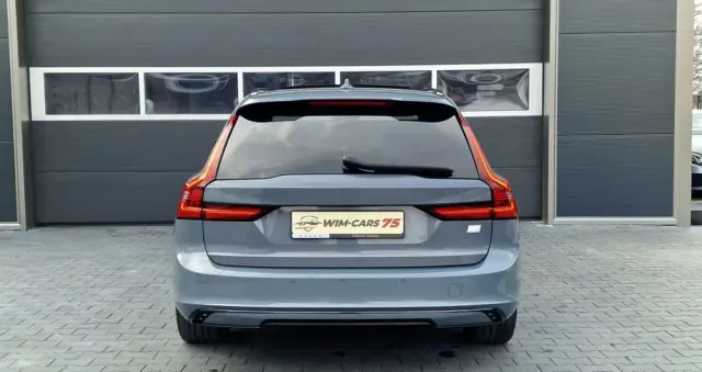 VOLVO V90 T8 AWD Plug-In Hybrid R-Design