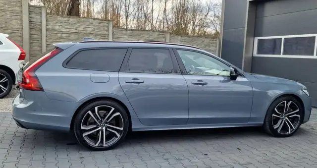 VOLVO V90 T8 AWD Plug-In Hybrid R-Design