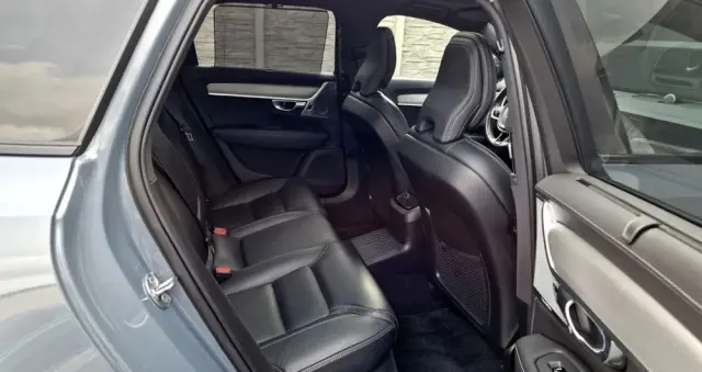 VOLVO V90 T8 AWD Plug-In Hybrid R-Design