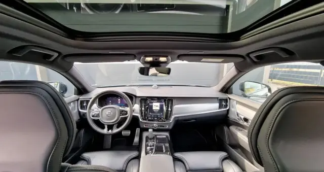 VOLVO V90 T8 AWD Plug-In Hybrid R-Design