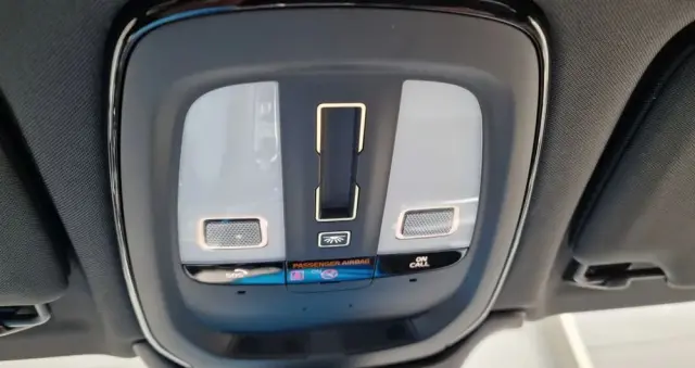 VOLVO V90 T8 AWD Plug-In Hybrid R-Design