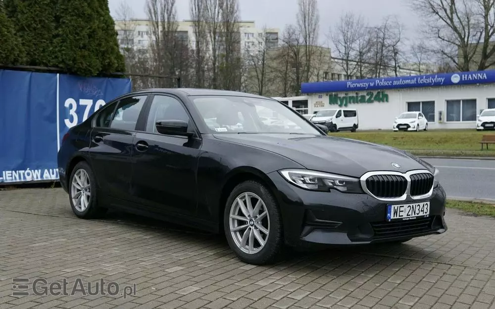 BMW Seria 3 318i Advantage