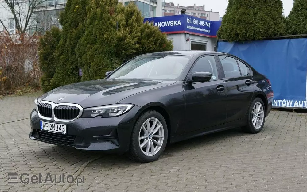 BMW Seria 3 318i Advantage