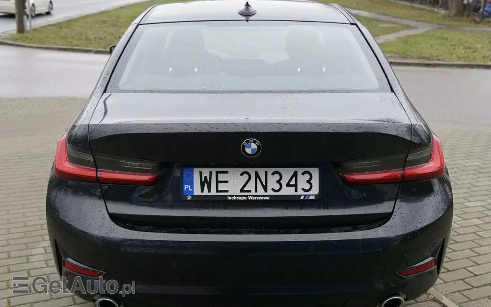 BMW Seria 3 318i Advantage