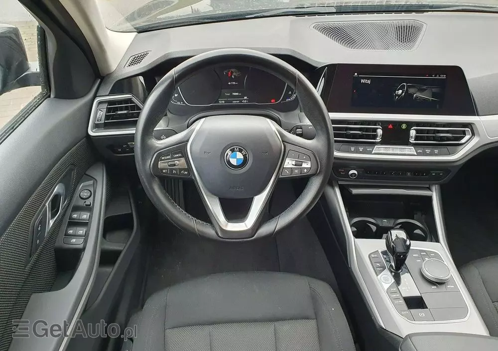 BMW Seria 3 318i Advantage