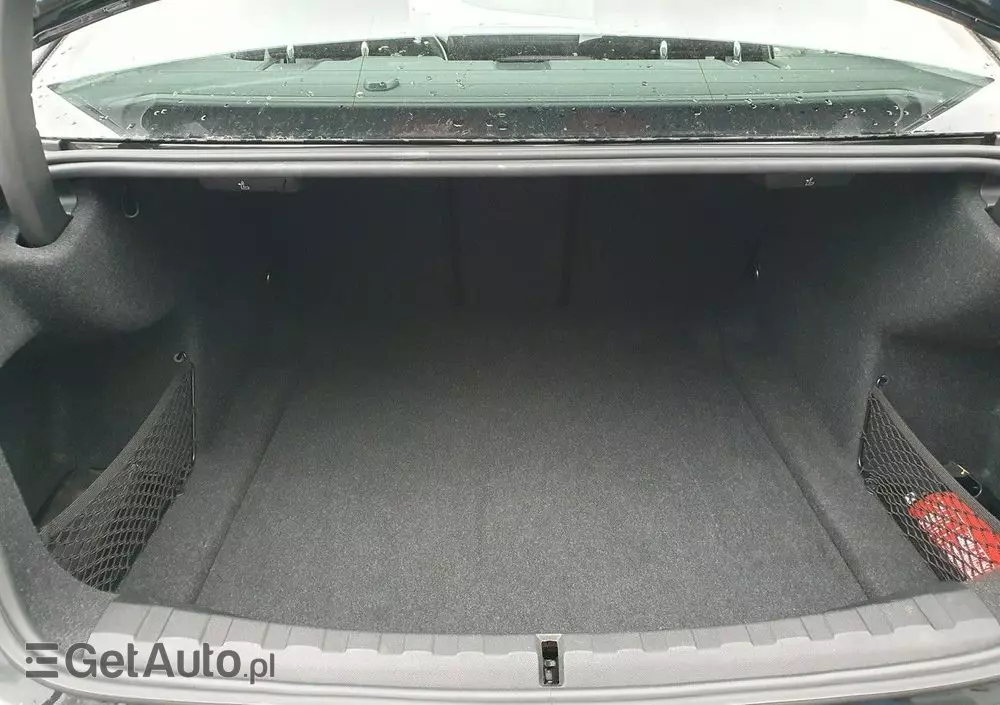 BMW Seria 3 318i Advantage