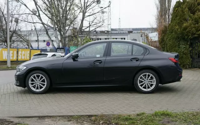 BMW Seria 3 318i Advantage