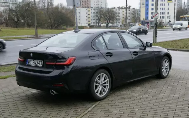 BMW Seria 3 318i Advantage