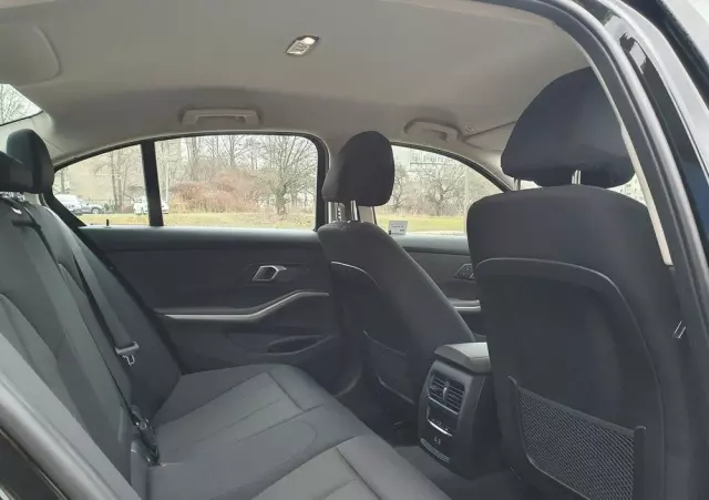 BMW Seria 3 318i Advantage