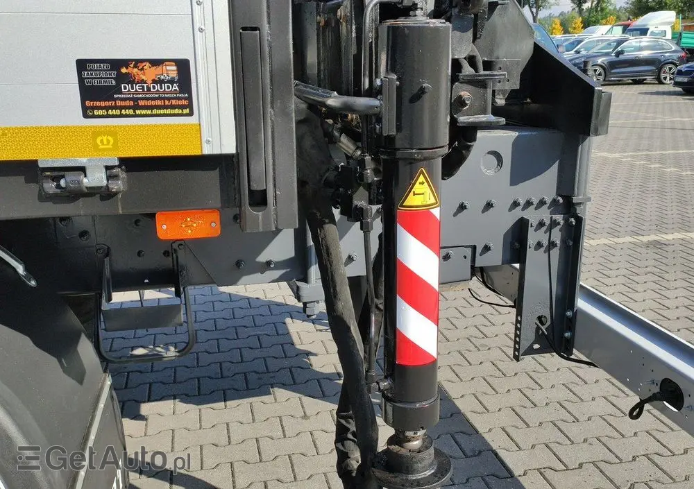 RENAULT Midlum 180.240DXI + HDS HYVA HB170E2 Udzwig 3.6Tony 