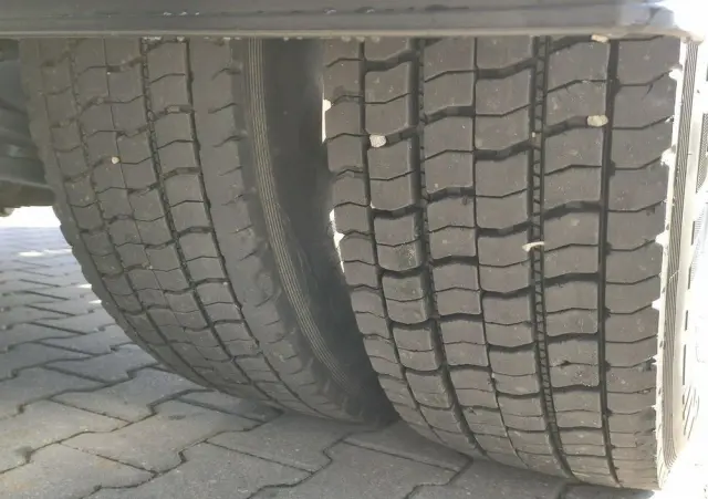 RENAULT Midlum 180.240DXI + HDS HYVA HB170E2 Udzwig 3.6Tony 