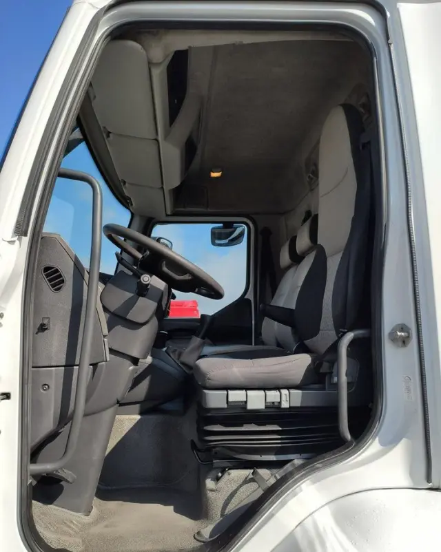 RENAULT Midlum 180.240DXI + HDS HYVA HB170E2 Udzwig 3.6Tony 