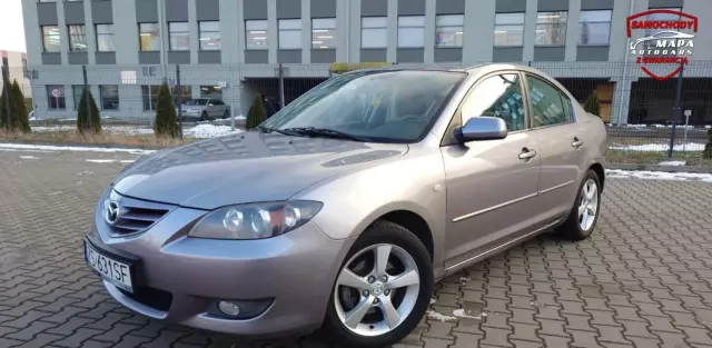 MAZDA 3 
