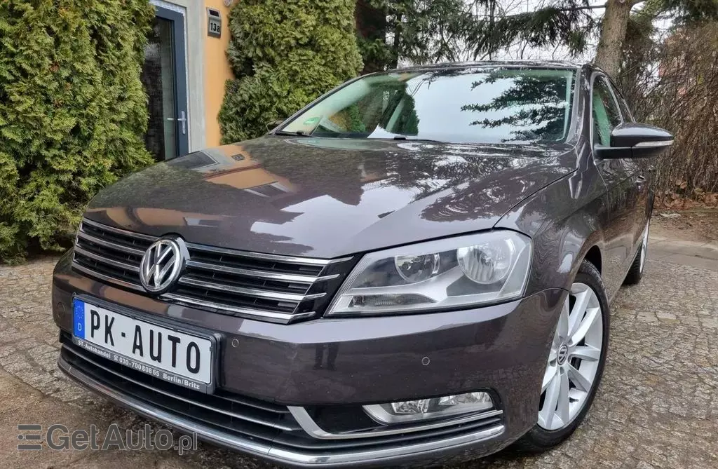VOLKSWAGEN Passat 