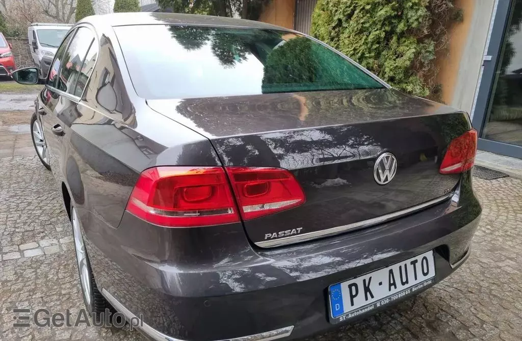 VOLKSWAGEN Passat 