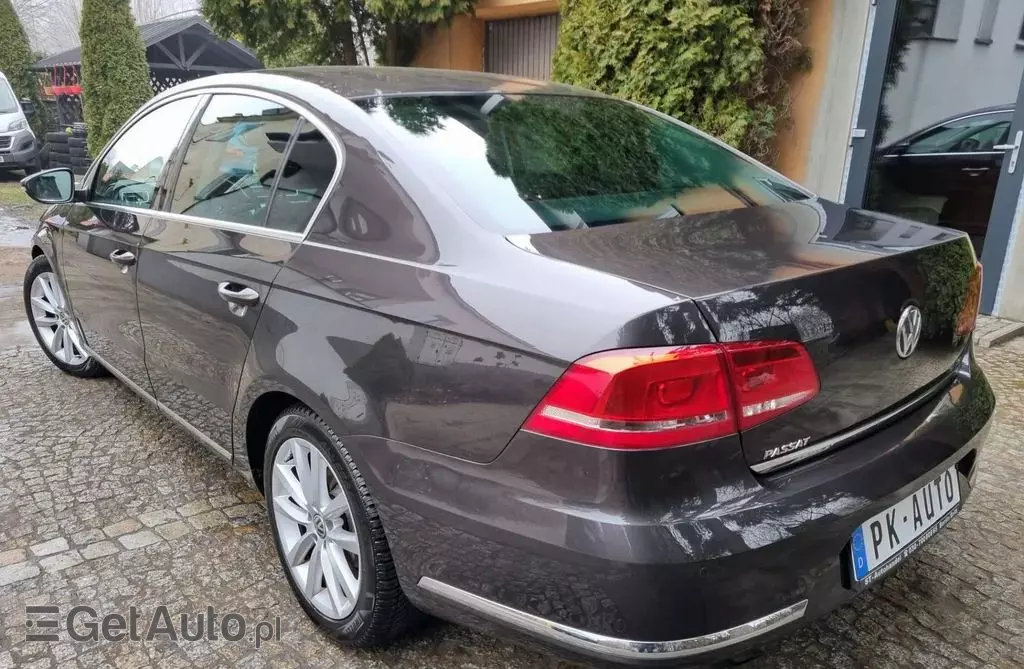 VOLKSWAGEN Passat 