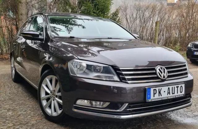 VOLKSWAGEN Passat 