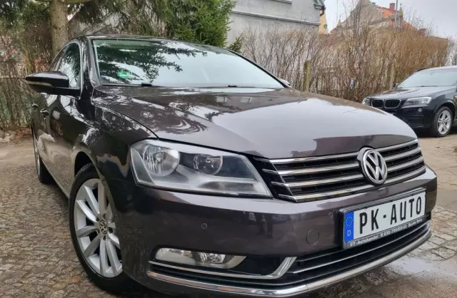 VOLKSWAGEN Passat 